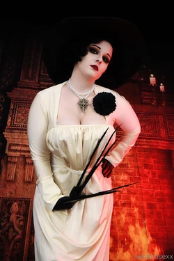 Kiki Rose - Lady Dimitrescu