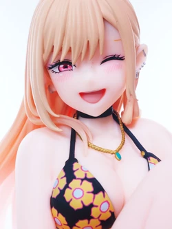DesktopCute Kitagawa Marin figure