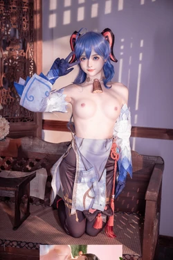 萌新美少女白虎嫩逼太干净大尺度COS甘雨视图