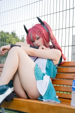 露Mercurius-i - 碧蓝航线 布莱默顿 炙热的网球练习