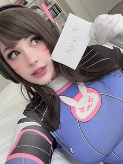 Junkenstein - D.Va selfies