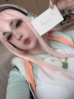 Junkenstein - Sonico selfies
