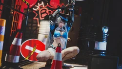 宮本桜 - 交错战线 刃齿 女警