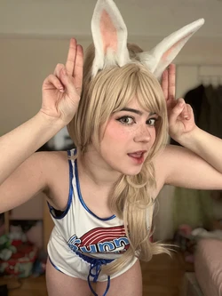 Eevee - Lola Bunny