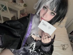 Junkenstein - Shiori selfies