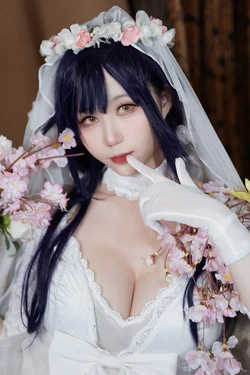 Fangqiao Yepo-Azuma wedding dress