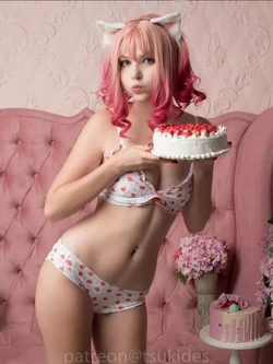 Tsuki Desu- Cake Neko