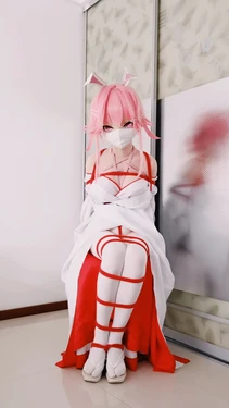 Yae Sakura Bondage