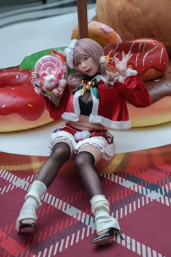 Aletha Cosplay - Bready (animate cafe – Christmas Collaboration)