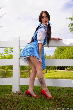 Dani Sciacca - Dorothy