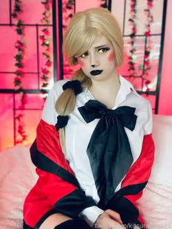 Kitsune kisses - Charlie