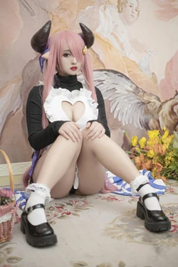 洛璃LoLiSAMA - 碧蓝幻想 娜露梅亚 女仆