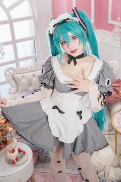 Saya Scarlet - Maid Miku