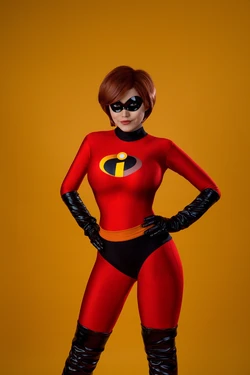 Kalinka Fox – Elastigirl & Violet