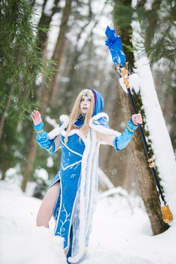ezzechka cosplay - crystal maiden