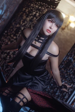 Yuna Kairi - Yor Forger