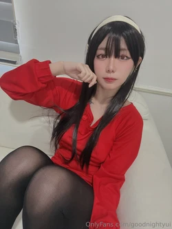 Yuna Skye - Yor
