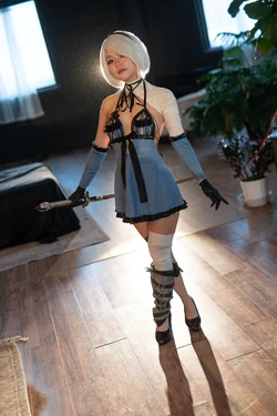 Una Cosplayer - 2B Kaine