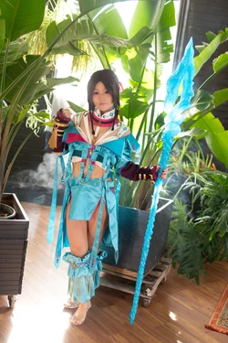 Una Cosplayer - Miary Zo
