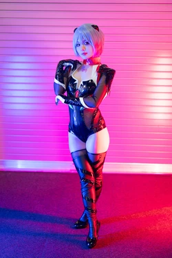 Una Cosplayer - Race Queen Rei