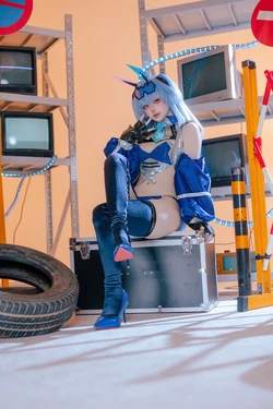 屿鱼 - 碧蓝航线 花园赛车服