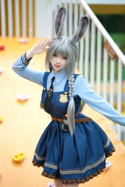 Coser@Bangni邦尼: 兔子警官