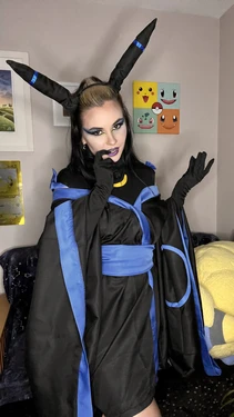 Dogtor Izzy - Shiny Umbreon