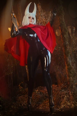 Alice Cosplay - Hornet