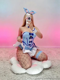Lila Minx - Bunny Marin