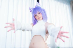 初音ひとり - Okayu sweater tail version
