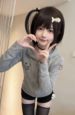 趁父母不在家诱骗小表妹脱光做爱 My realistic AI animated collection 7 [ai generated]