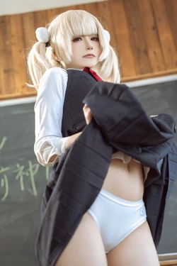 Quan冉有点饿 -  Ui Shigure