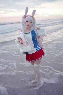 Danisaurz - Laffey