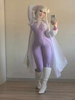 Kuro Kitsune - Emilia