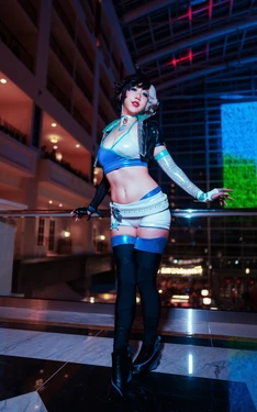 Danisaurz - Luna Snow