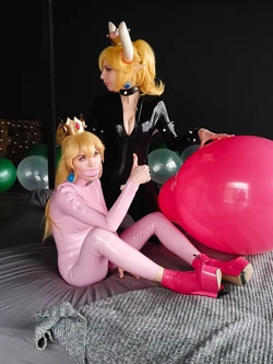 Studio FUUSEN - Bowsette & Peach
