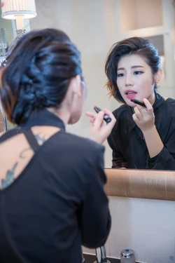 短发美女 开裆网袜