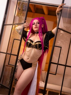 nassuscosplay - Mira